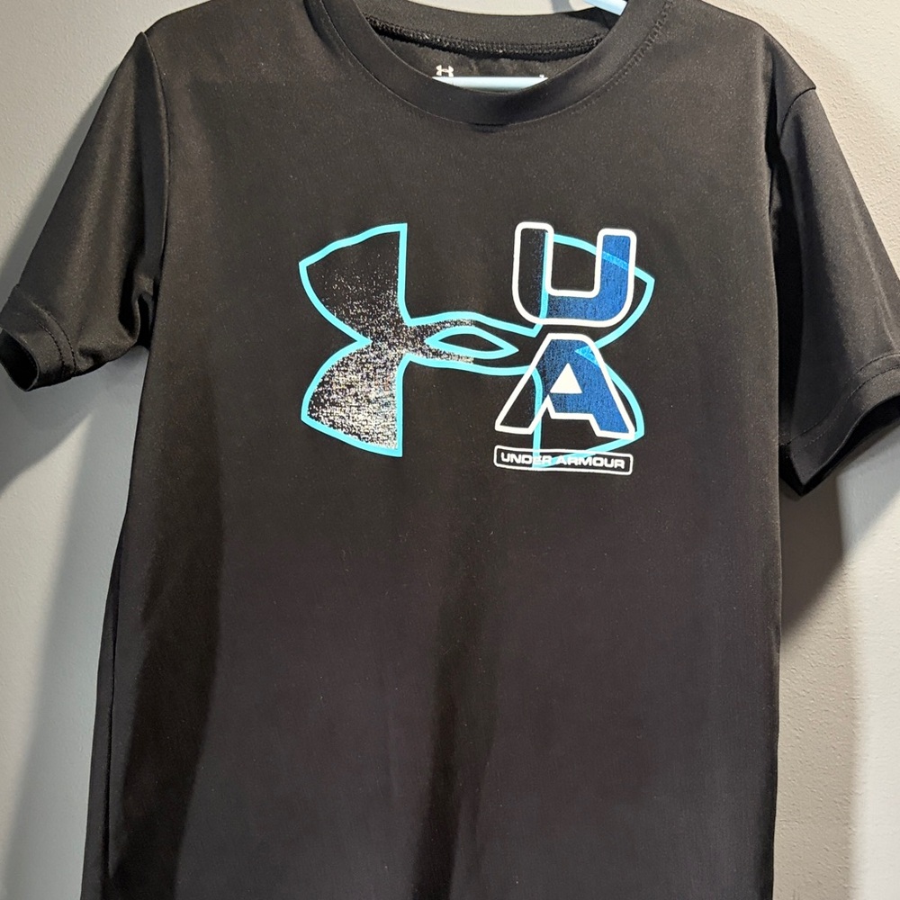 Under Armour Dark Gray HeatGear Top